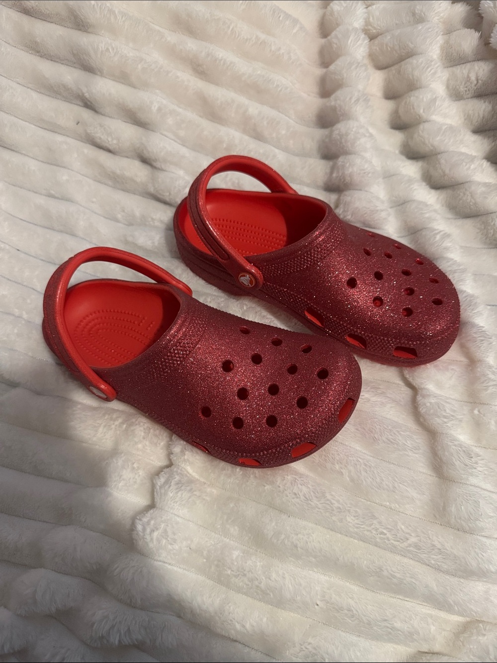 Crocs Classic Glitter Clog Unisex Red Color  size available NWT size 11 women’s